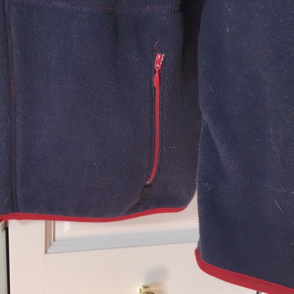 Fleece jacket reversible to wear as navy or red - Picture 2 of 9